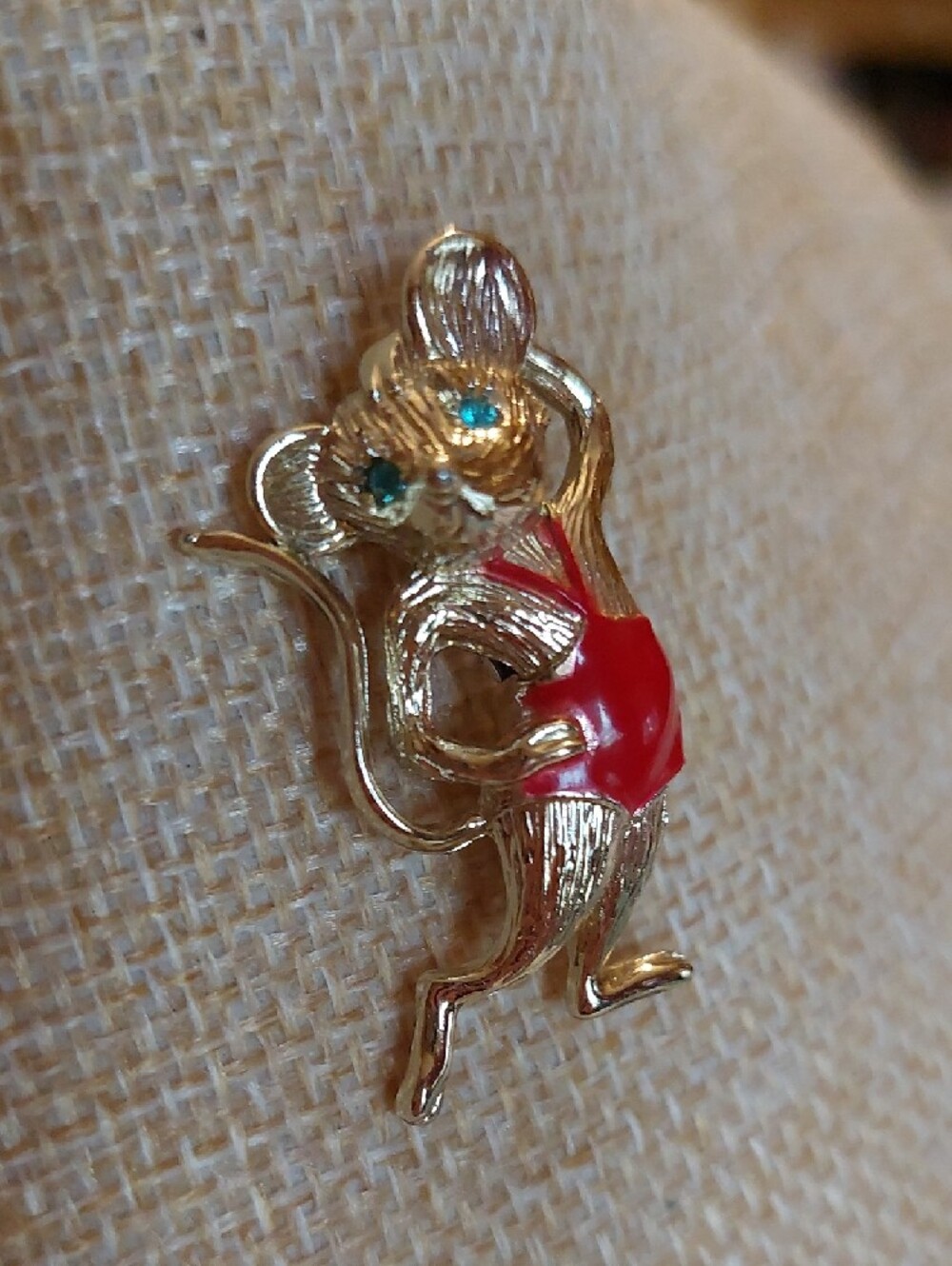 Mouse In Red Britches Striking A Pose Vintage Whimsical Small Goldtone Brooch